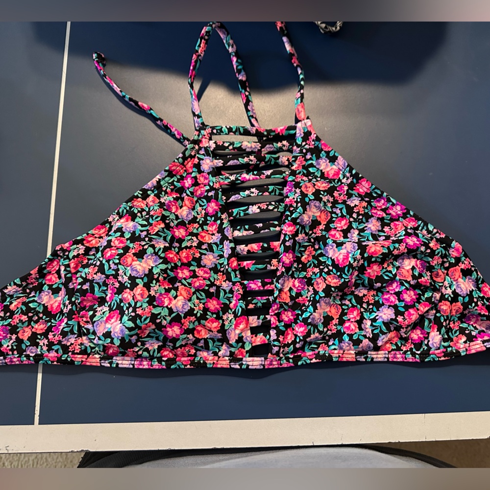 Women’s swim top